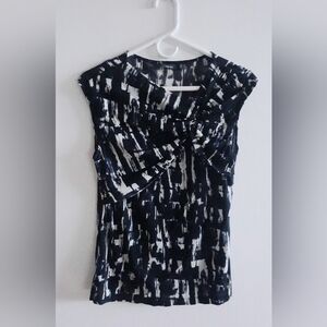 Black & White Patterned Top with knot detail, M